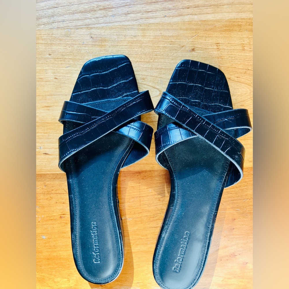 Reformation Margaret flat sandals